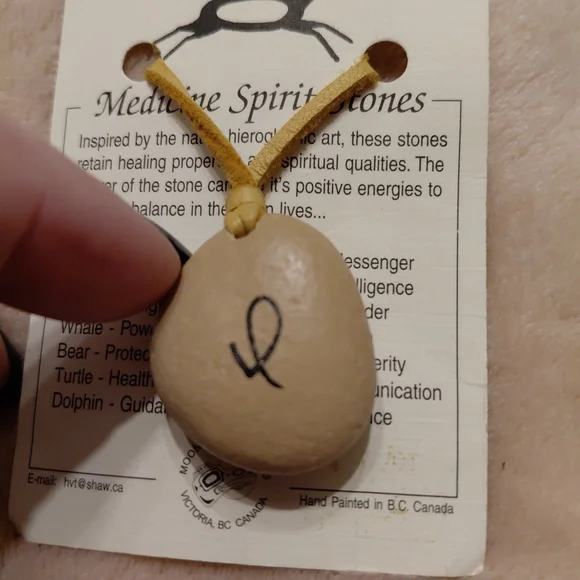 Medicine Spirit Stones Pendant with Black and Red Turtle Design - Picture 4 of 5